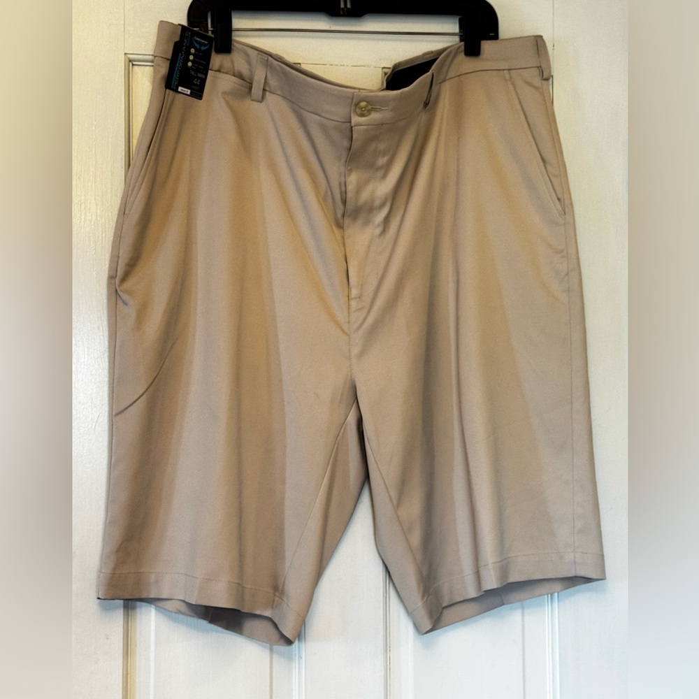 Roundtree & Yorke Khaki Flat-Front Performance Shorts